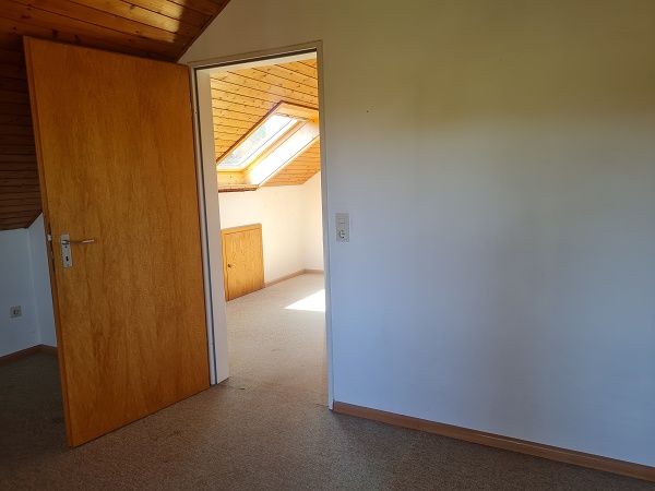 Zimmer 1 + Diele OG Einfamilienhaus Breisach