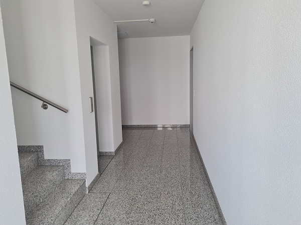Treppenhaus / Aufzug Wohnung Heitersheim
